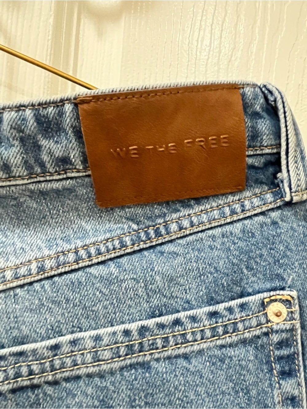 We The Free "Nia" Boyfriend Jeans by Free People, medium wash, size 29 - Picture 4 of 10